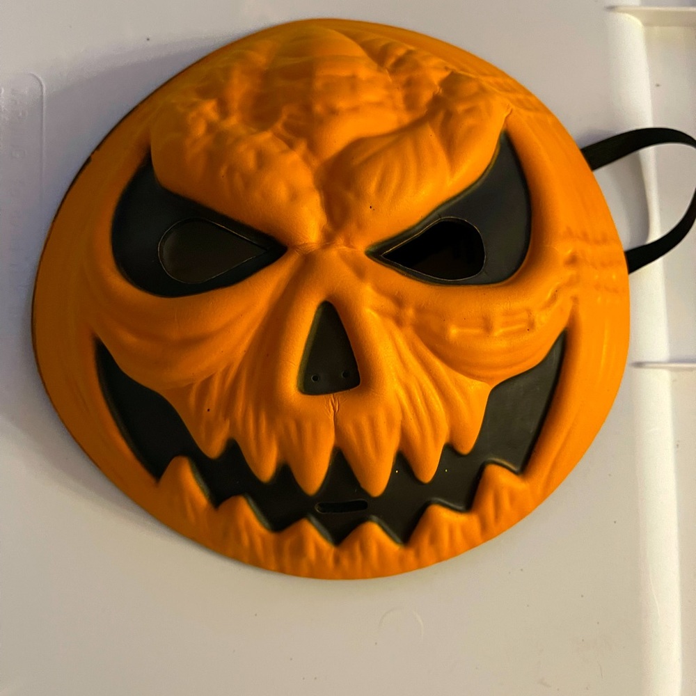 Pumpkin mask